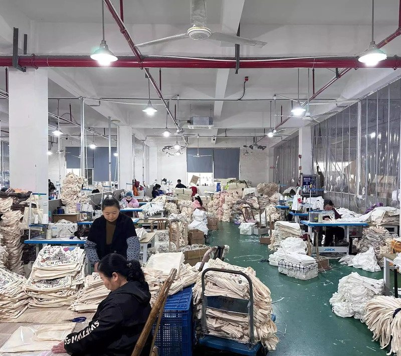 Reinforced X-Stitching on Canvas Bag Handles