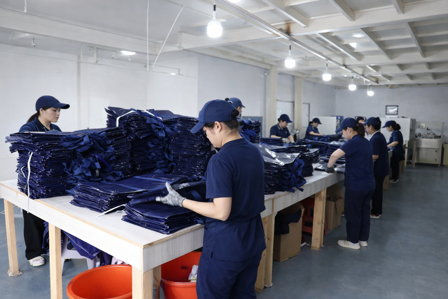 Final quality control inspection following AQL 2.5 retail standards