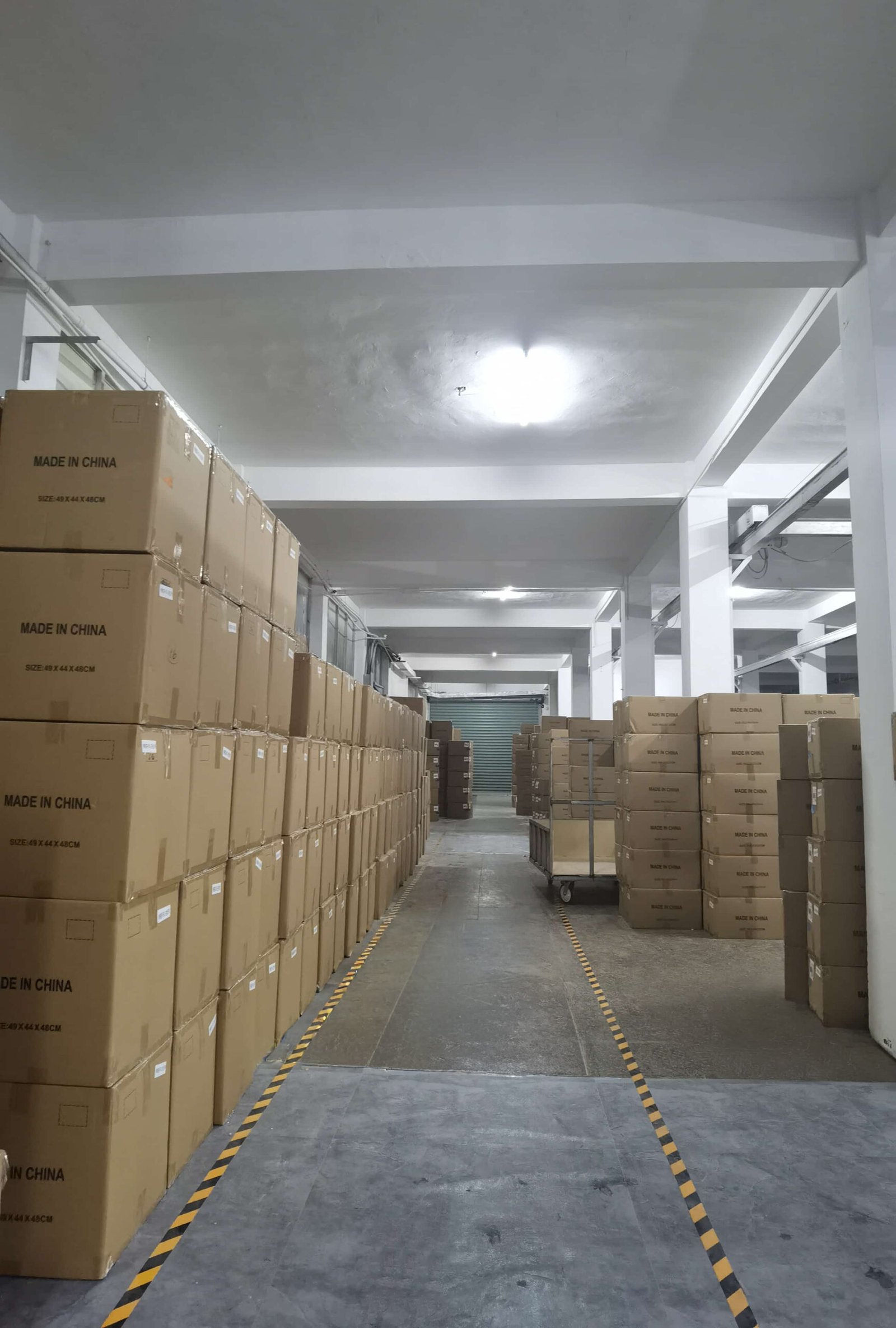 Warehouse staging area for data center relocation totes