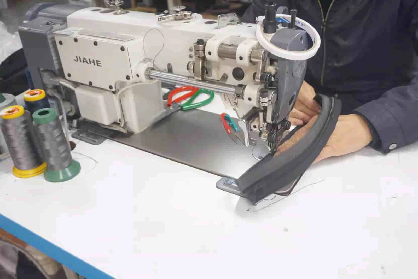 015 / Component stitching